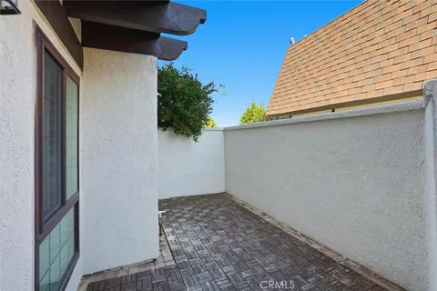 a view of an entrance of the house