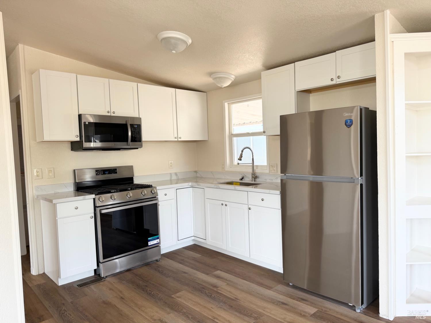 220 Pear Lane Santa Rosa, CA 95407 - Photo 8 of 15