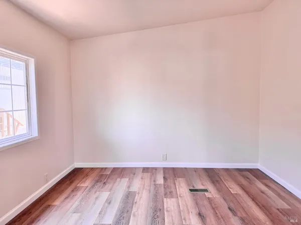 $124,900 | 220 Pear Lane, Santa Rosa, CA 95407