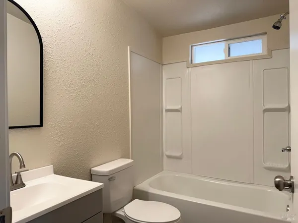 $124,900 | 220 Pear Lane, Santa Rosa, CA 95407