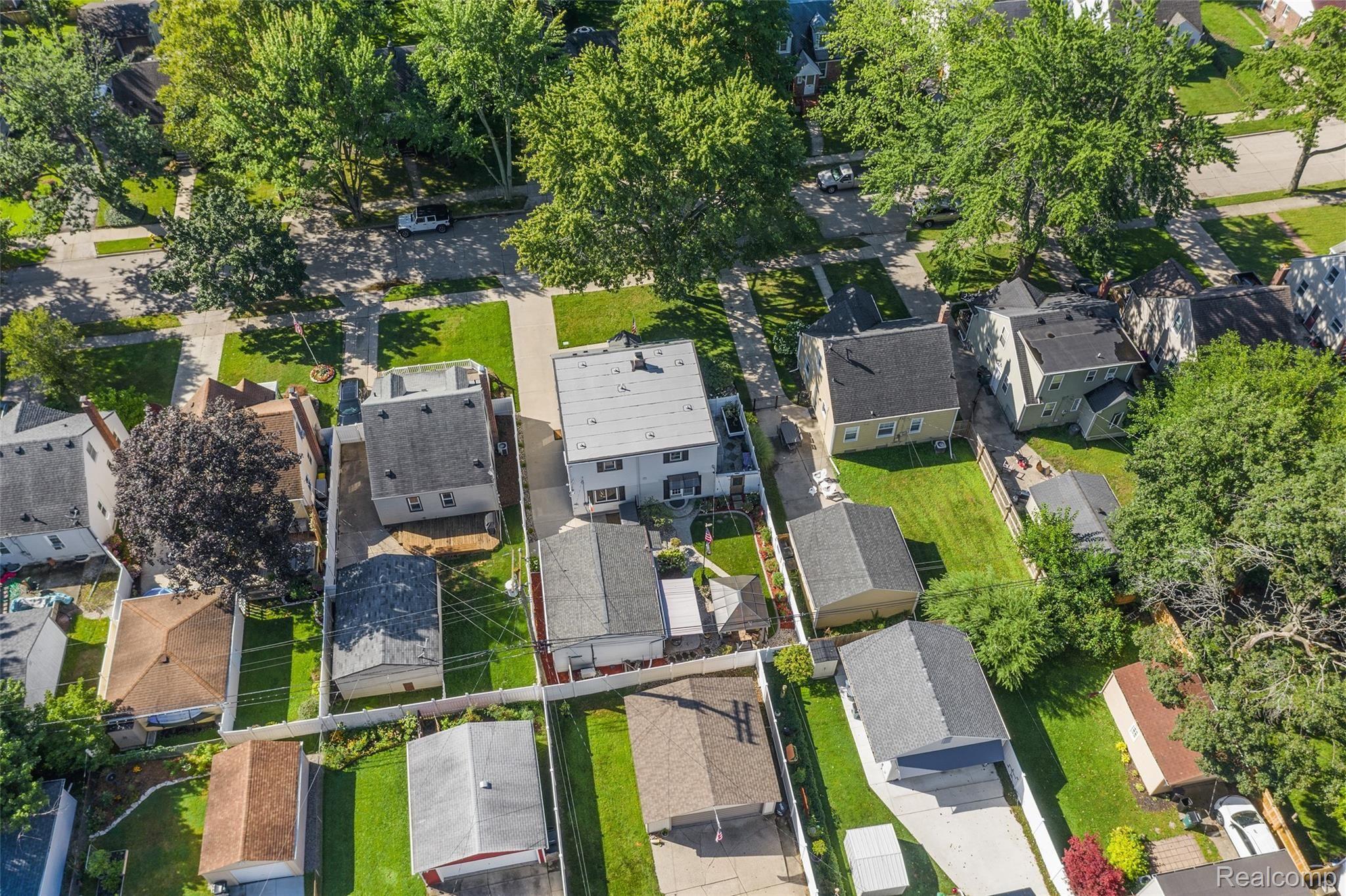 2392 Columbia Road Berkley, MI 48072 - Photo 18 of 55 2392 Columbia Rd-17.jpg