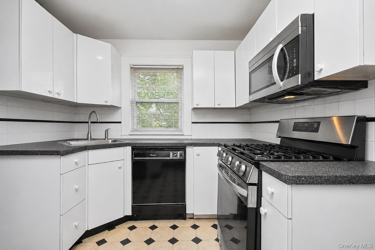 280 West Post Road White Plains, NY 10606 - Photo 7 of 21 Virtually staged, clutter has been removed.