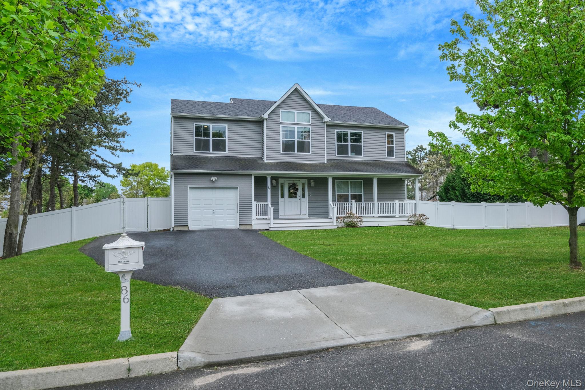 86 Country Road Medford, NY 11763 - Photo 2 of 47 Beautiful, young 4/2.5 colonial on .52 acres!