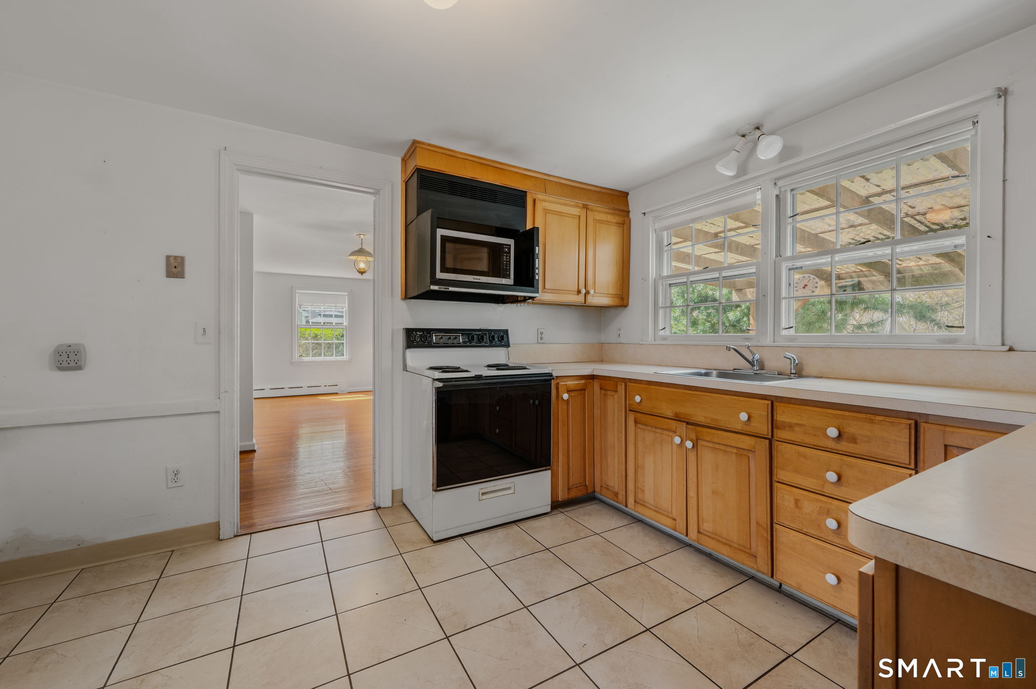 11 Heath Street Groton, CT 06355 - Photo 11 of 35