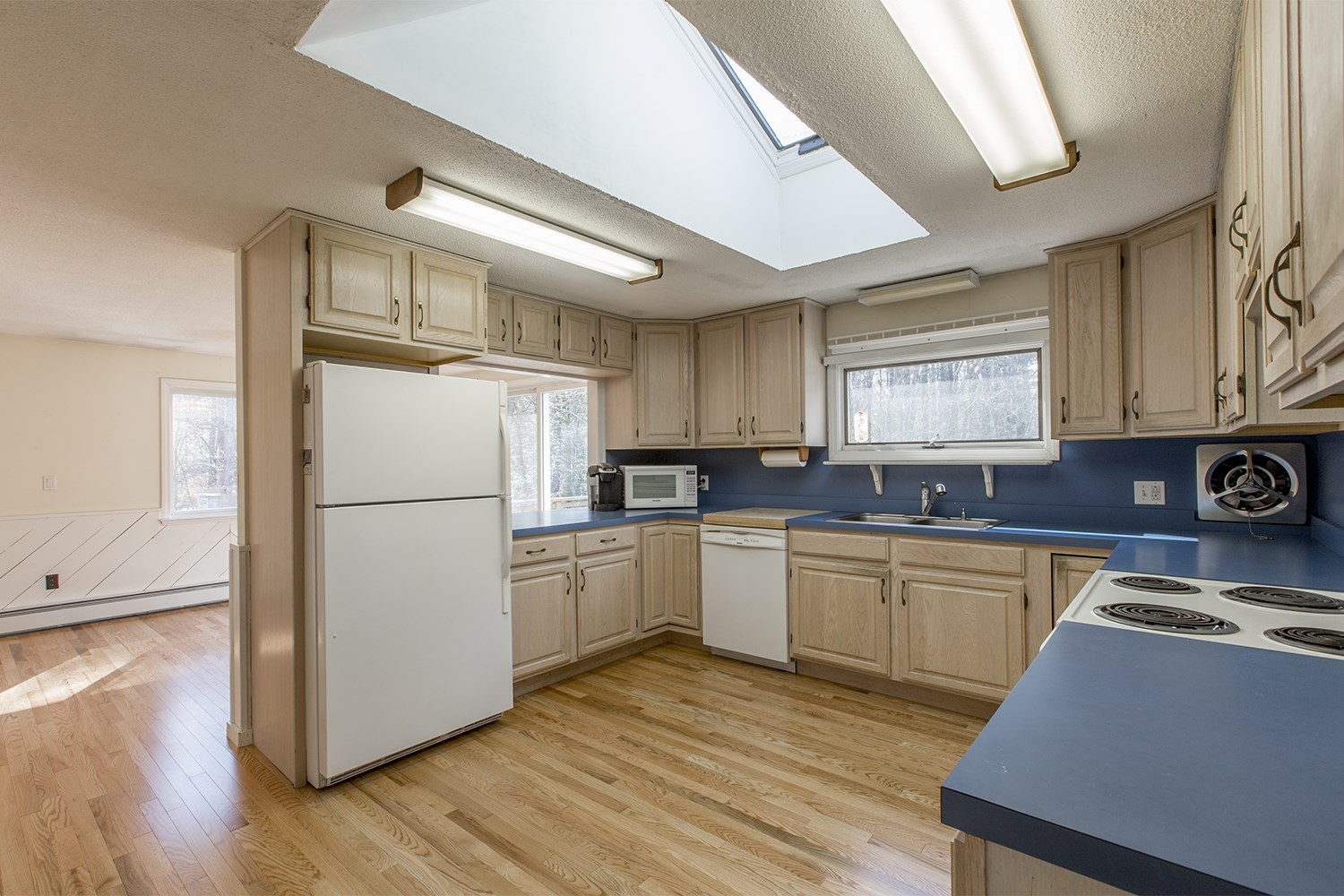 63 River Road Stratham, NH 03885 - Photo 10 of 35