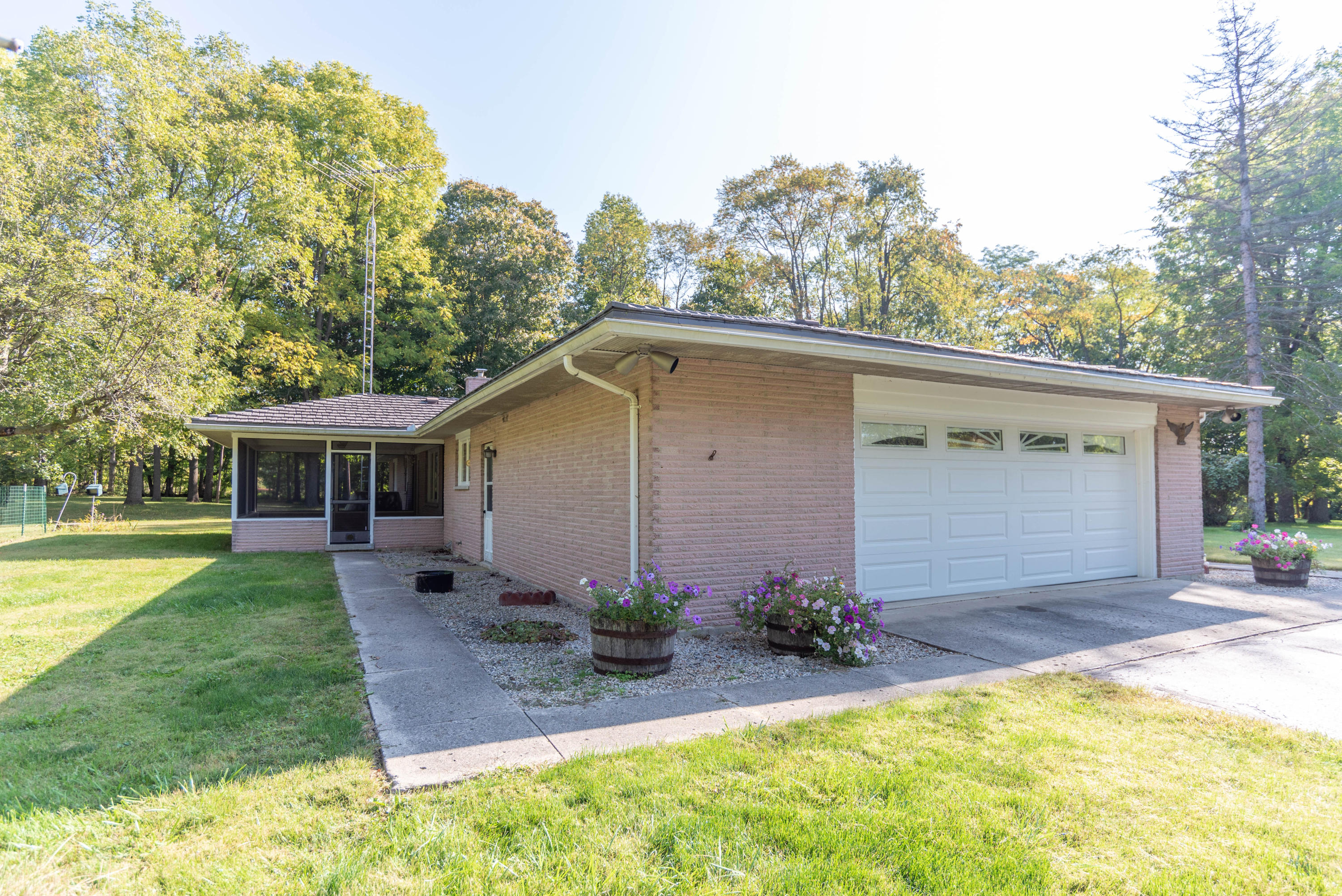18401 Lefevre Number 2 Road Sidney, OH 45365 - Photo 4 of 85