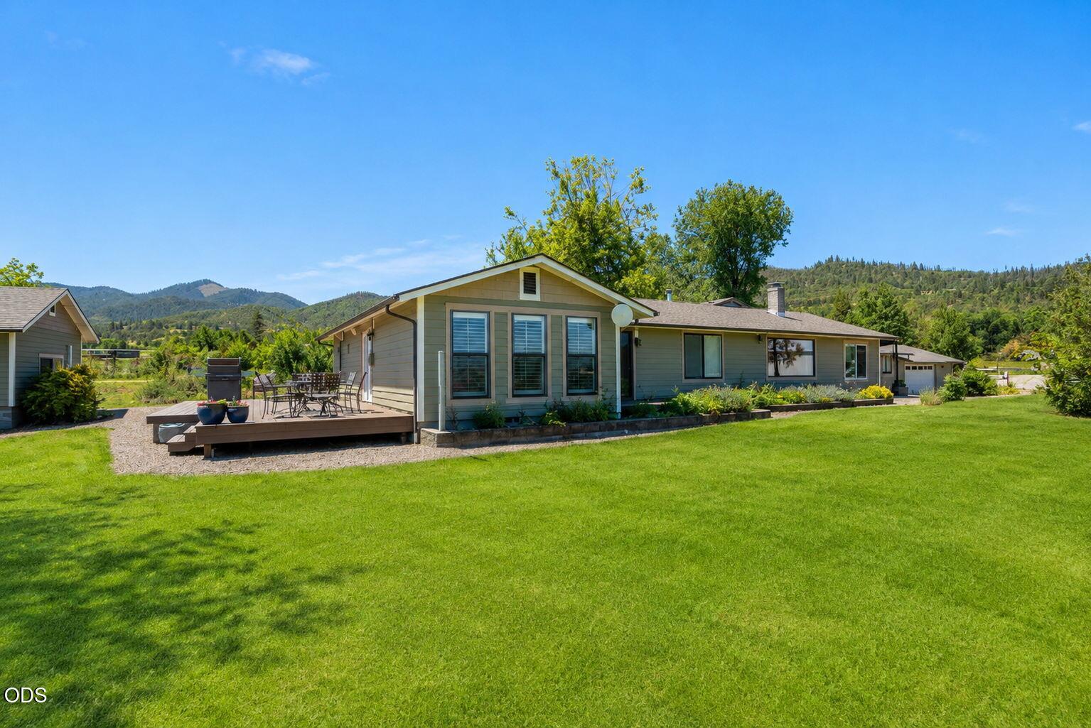 6085 Walden Lane Talent, OR 97540 - Photo 3 of 53