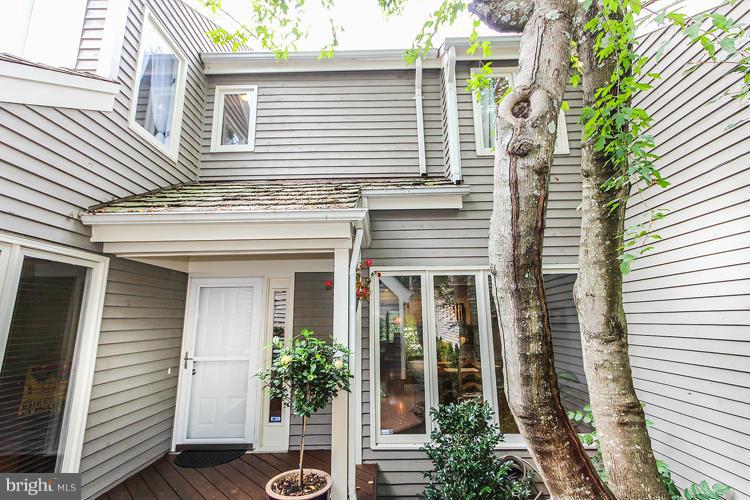 1586 Brass Lantern Way Reston, VA 20194 - Photo 1 of 29 Exterior (Front)