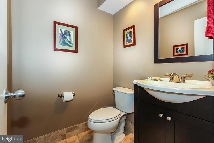 1586 Brass Lantern Way Reston, VA 20194 - Photo 15 of 29 Bath