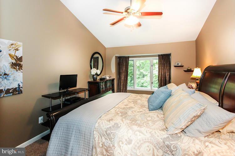 1586 Brass Lantern Way Reston, VA 20194 - Photo 19 of 29 Bedroom (Master)
