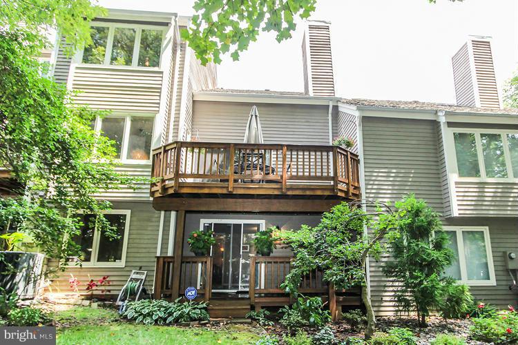 1586 Brass Lantern Way Reston, VA 20194 - Photo 29 of 29 Exterior (Rear)