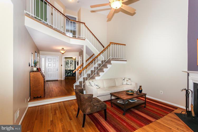 1586 Brass Lantern Way Reston, VA 20194 - Photo 7 of 29 Living Room