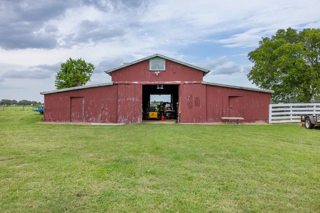 $1,700,000 | 7344 Farm To Market Road 1291, Fayetteville, TX 78940