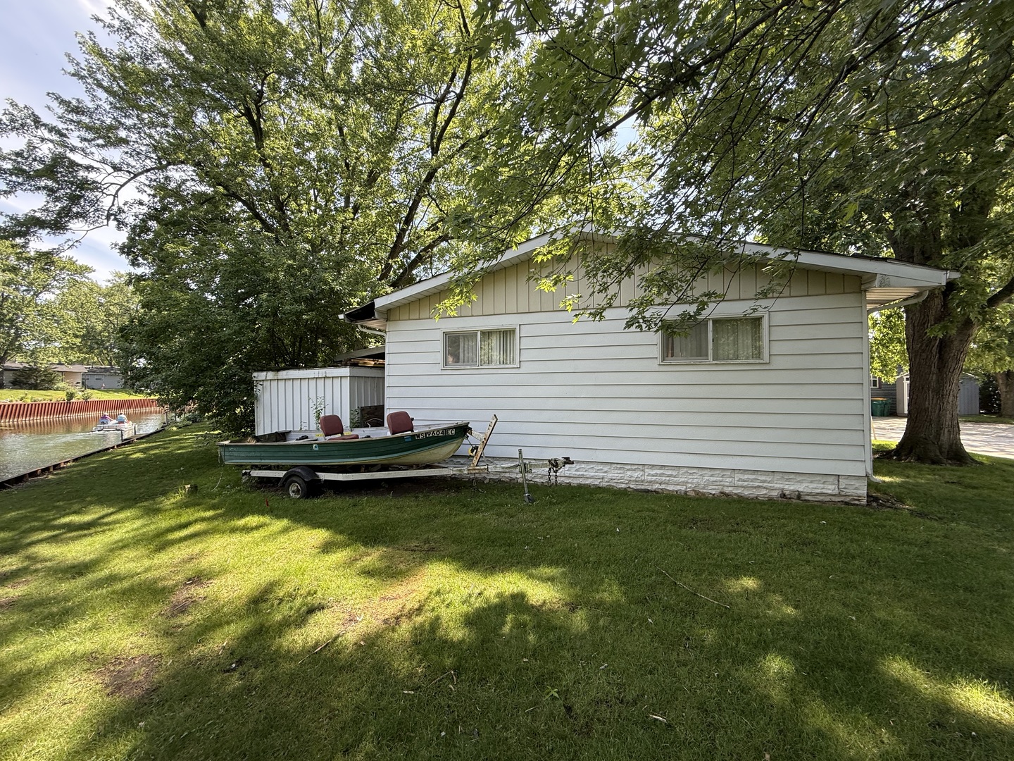 224 Big Peninsula Road Elgin, IL 60123 - Photo 9 of 15
