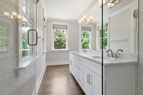 $1,175,000 | 1111 A Graybar Lane, Nashville, TN 37204