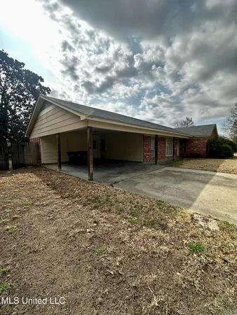 $180,000 | 120 Plantation Drive, Leland, MS 38756