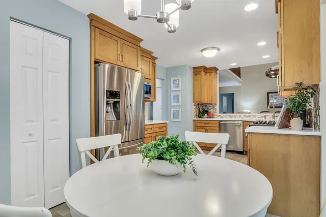 $470,000 | 6183 Old Farm Lane, Gurnee, IL 60031