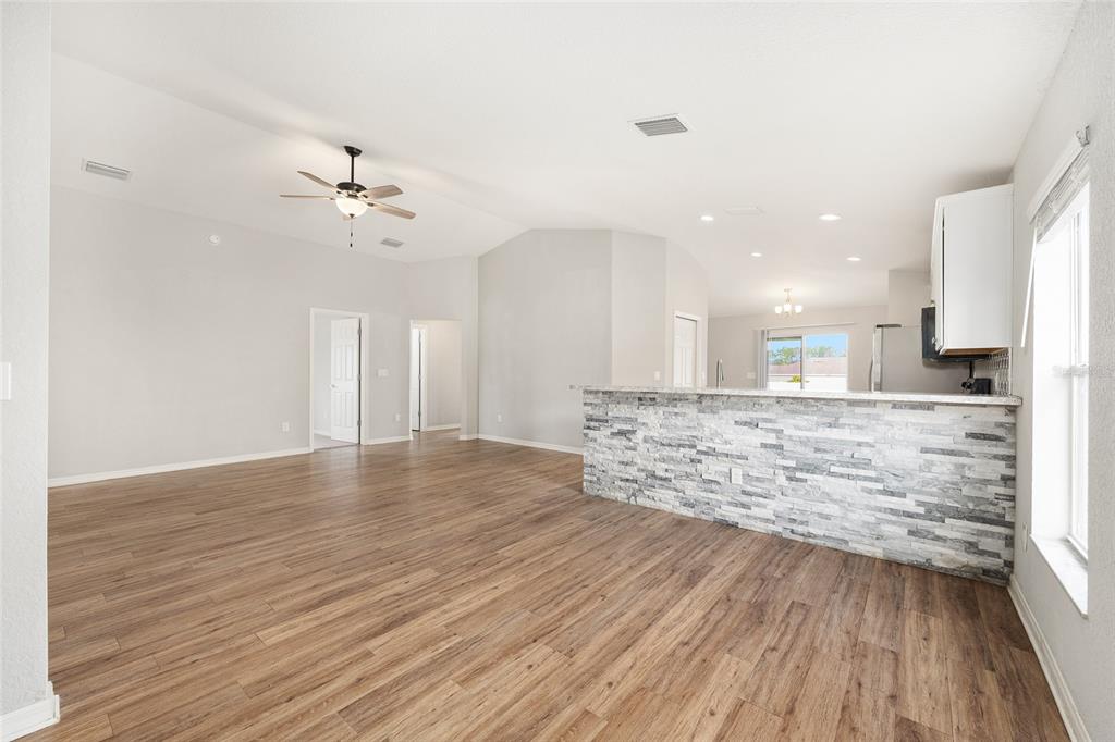 9074 Southeast 47th Court Road Ocala, FL 34480 - Photo 5 of 32