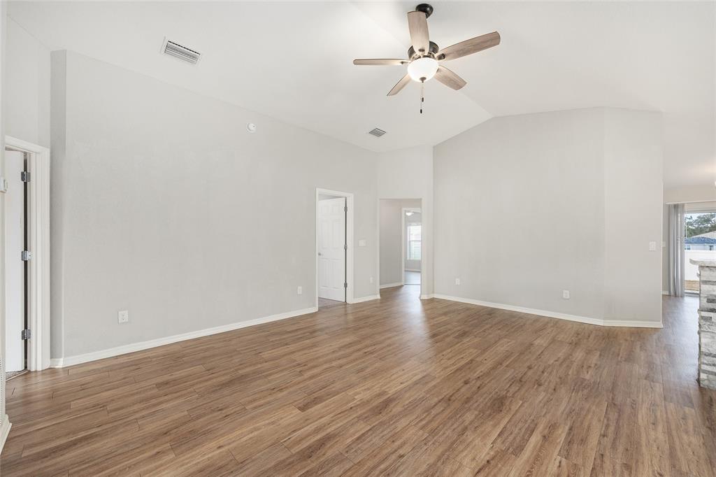 9074 Southeast 47th Court Road Ocala, FL 34480 - Photo 7 of 32