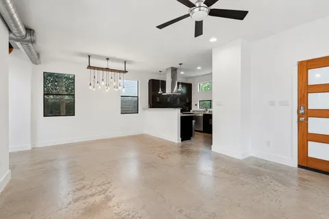 $4,500 | 2704 East 4th Street, Austin, TX 78702