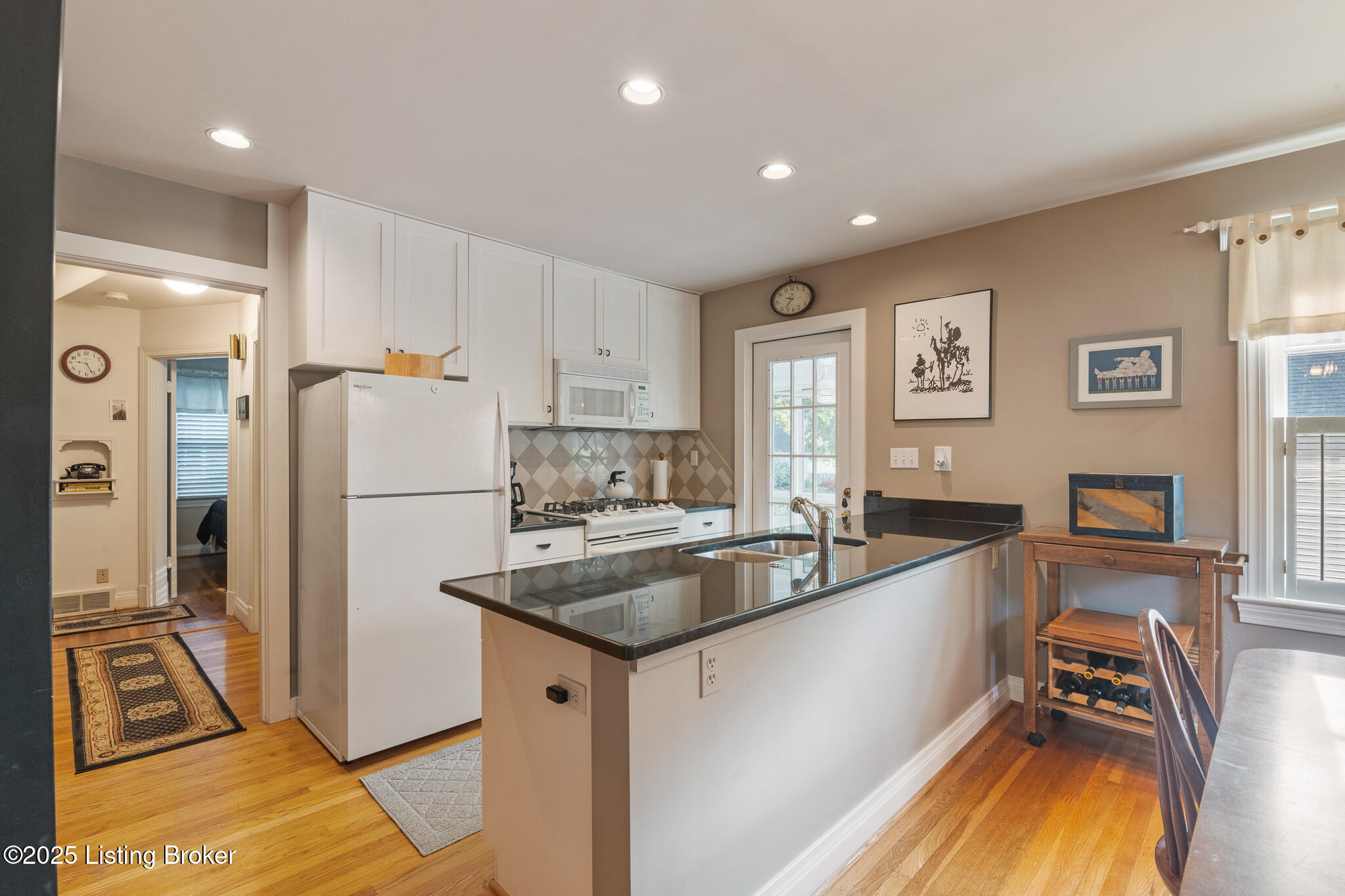 217 Don Allen Road Louisville, KY 40207 - Photo 11 of 49 217 Don Allen Rd-18