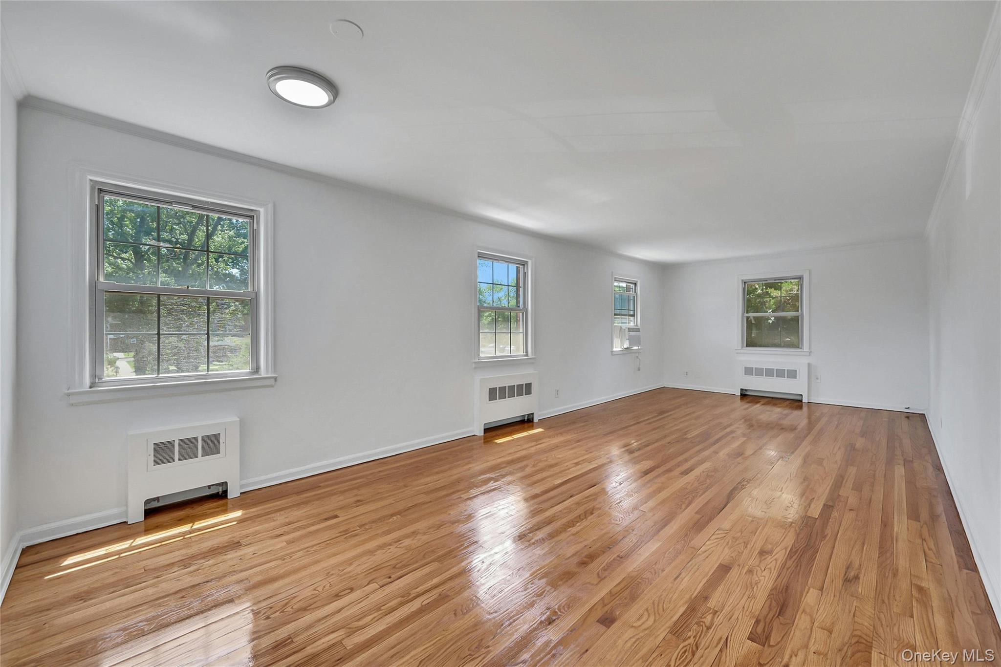 45 Robins Crescent, Unit 45 New Rochelle, NY 10801 - Photo 4 of 16 Gallery Image 4