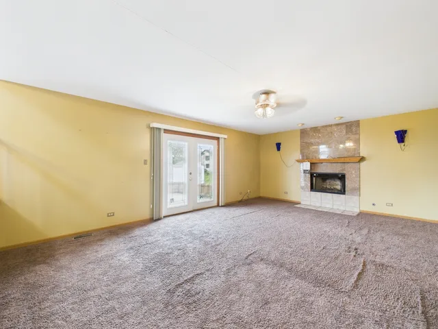 $274,900 | 17942 Edwards Avenue, Country Club Hills, IL 60478