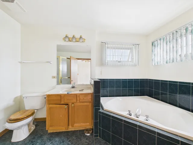 $274,900 | 17942 Edwards Avenue, Country Club Hills, IL 60478