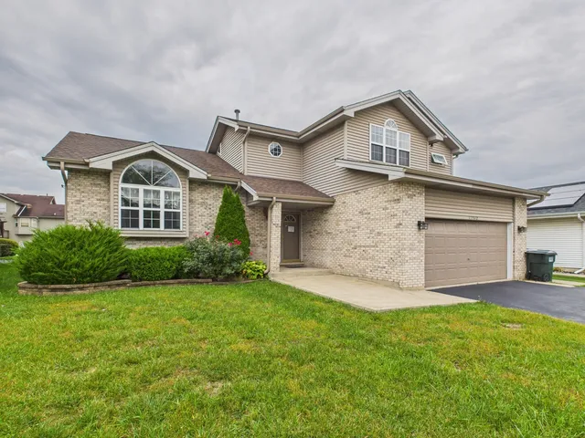 $274,900 | 17942 Edwards Avenue, Country Club Hills, IL 60478