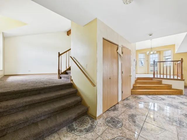 $274,900 | 17942 Edwards Avenue, Country Club Hills, IL 60478