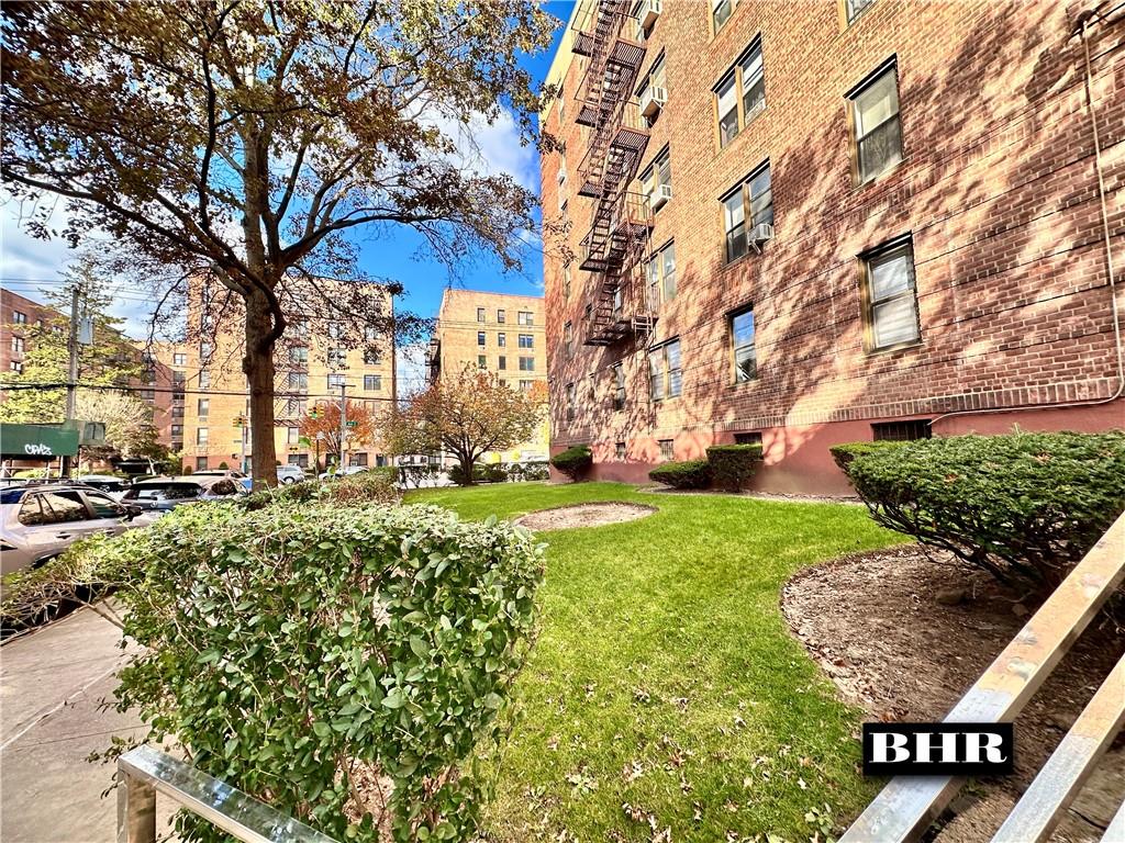 2615 Homecrest Avenue, Unit 6B Brooklyn, NY 11235 - Photo 16 of 17 a view of a garden with plants and trees
