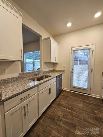 $1,800 | 8017 Murray Branch Drive, Charlotte, NC 28216