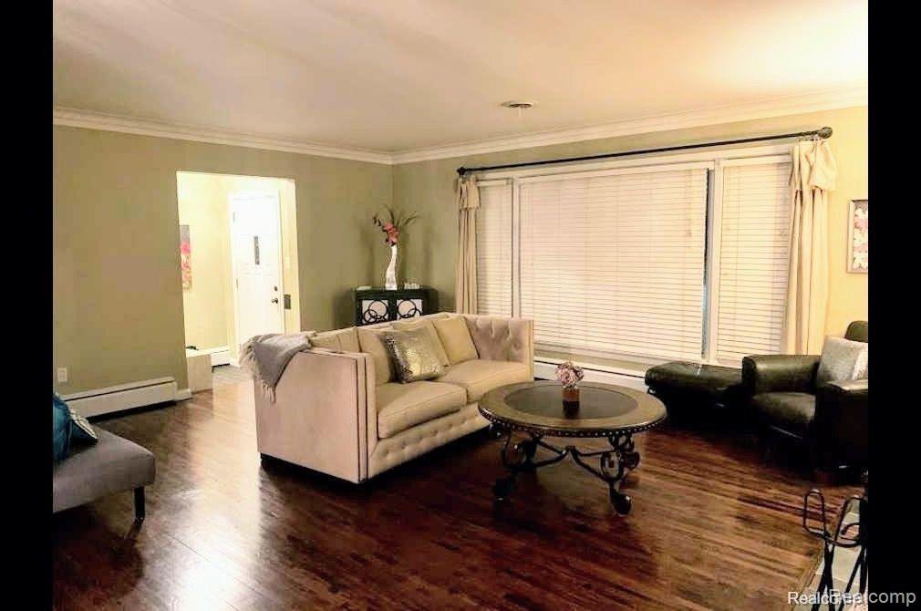 1536 North Renaud Road Grosse Pointe Woods, MI 48236 - Photo 3 of 25