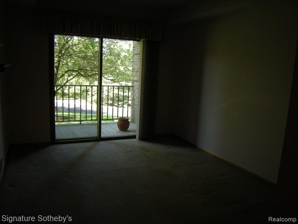 875 GreenView Court, Unit 53 Rochester, MI 48307 - Photo 6 of 12 Bedroom