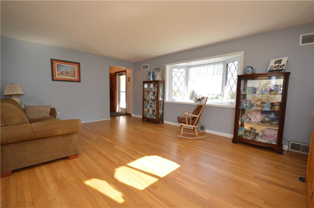 9197 Foxhunt Road Pittsburgh, PA 15237 - Photo 4 of 48 Gallery Image 4