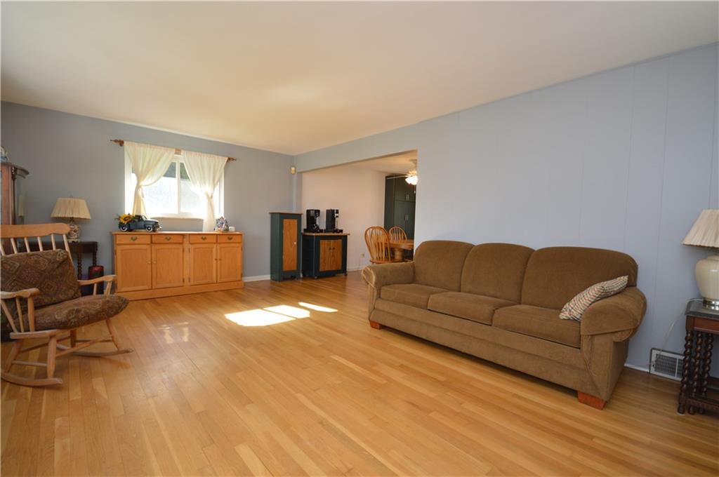 9197 Foxhunt Road Pittsburgh, PA 15237 - Photo 6 of 48 Gallery Image 6