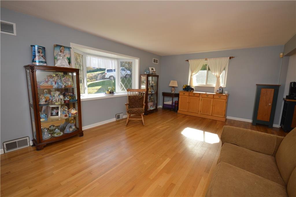 9197 Foxhunt Road Pittsburgh, PA 15237 - Photo 7 of 48 Gallery Image 7