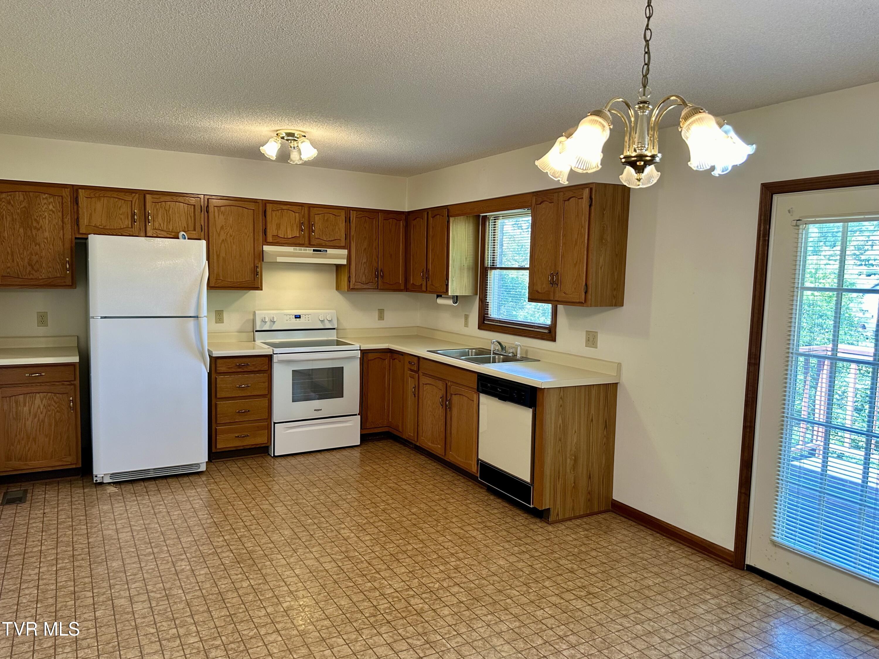 291 River Road Bluff City, TN 37618 - Photo 17 of 26 IMG_6825