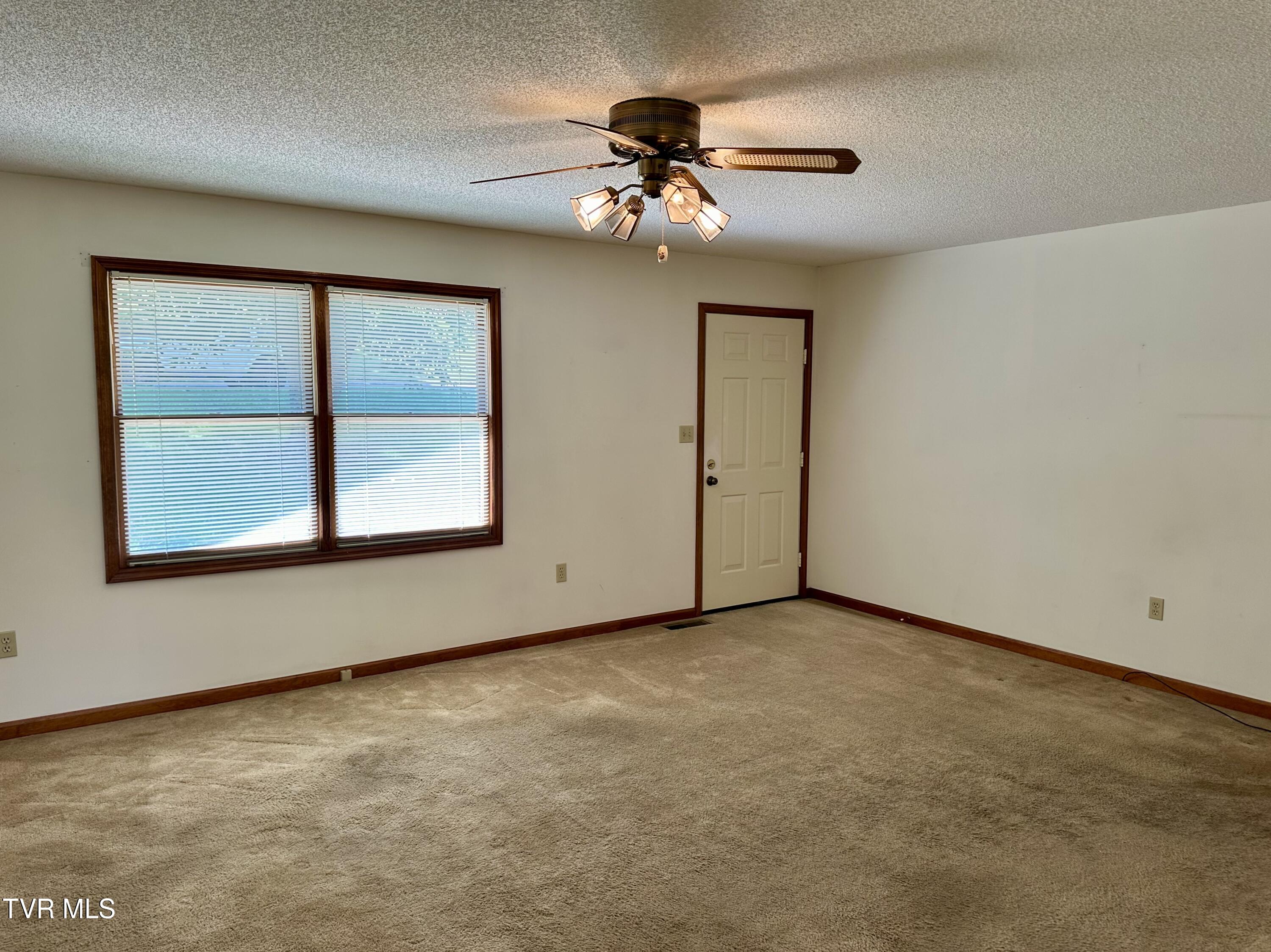 291 River Road Bluff City, TN 37618 - Photo 19 of 26 IMG_6827