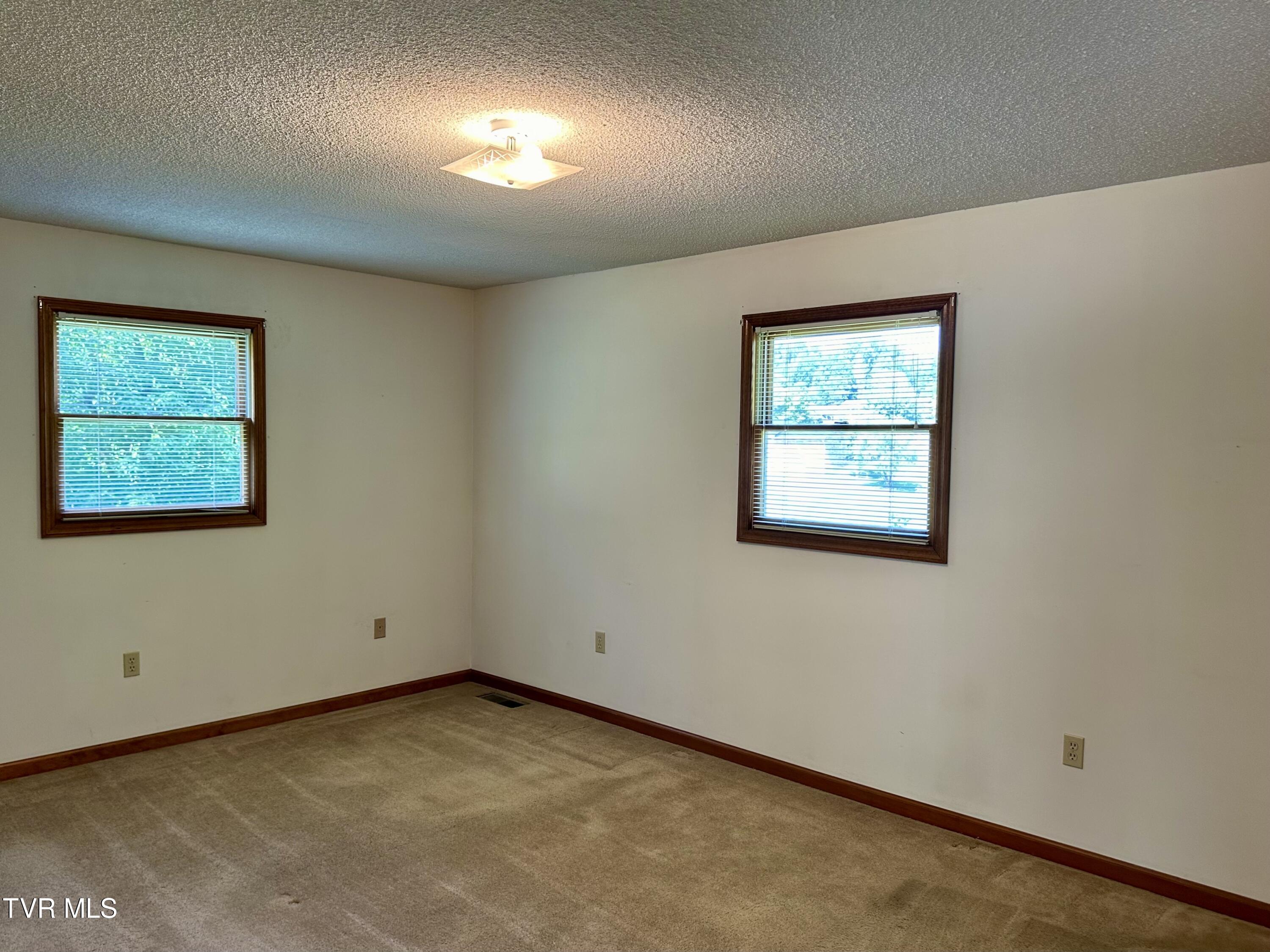 291 River Road Bluff City, TN 37618 - Photo 24 of 26 IMG_6832
