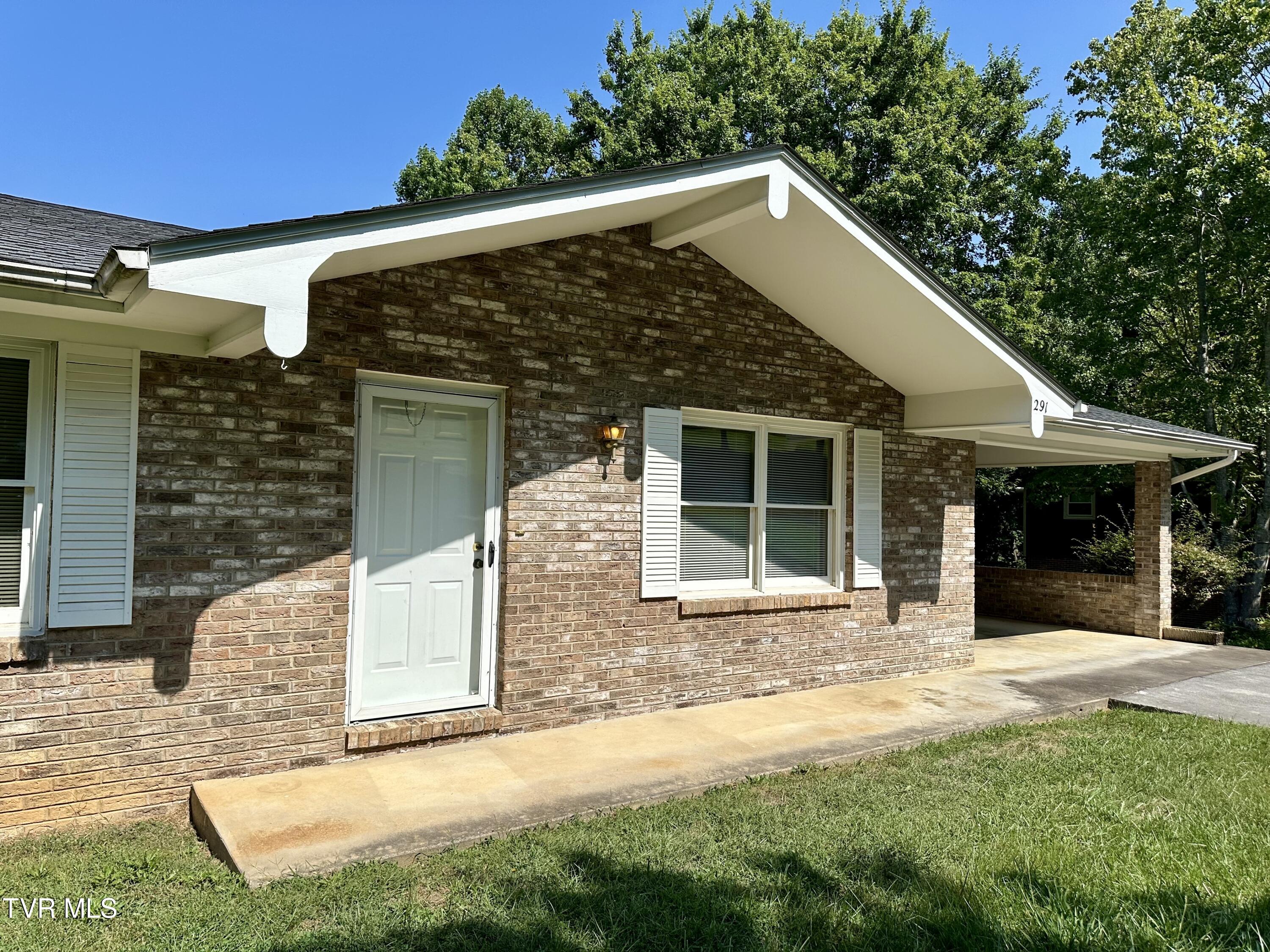 291 River Road Bluff City, TN 37618 - Photo 4 of 26 IMG_6817
