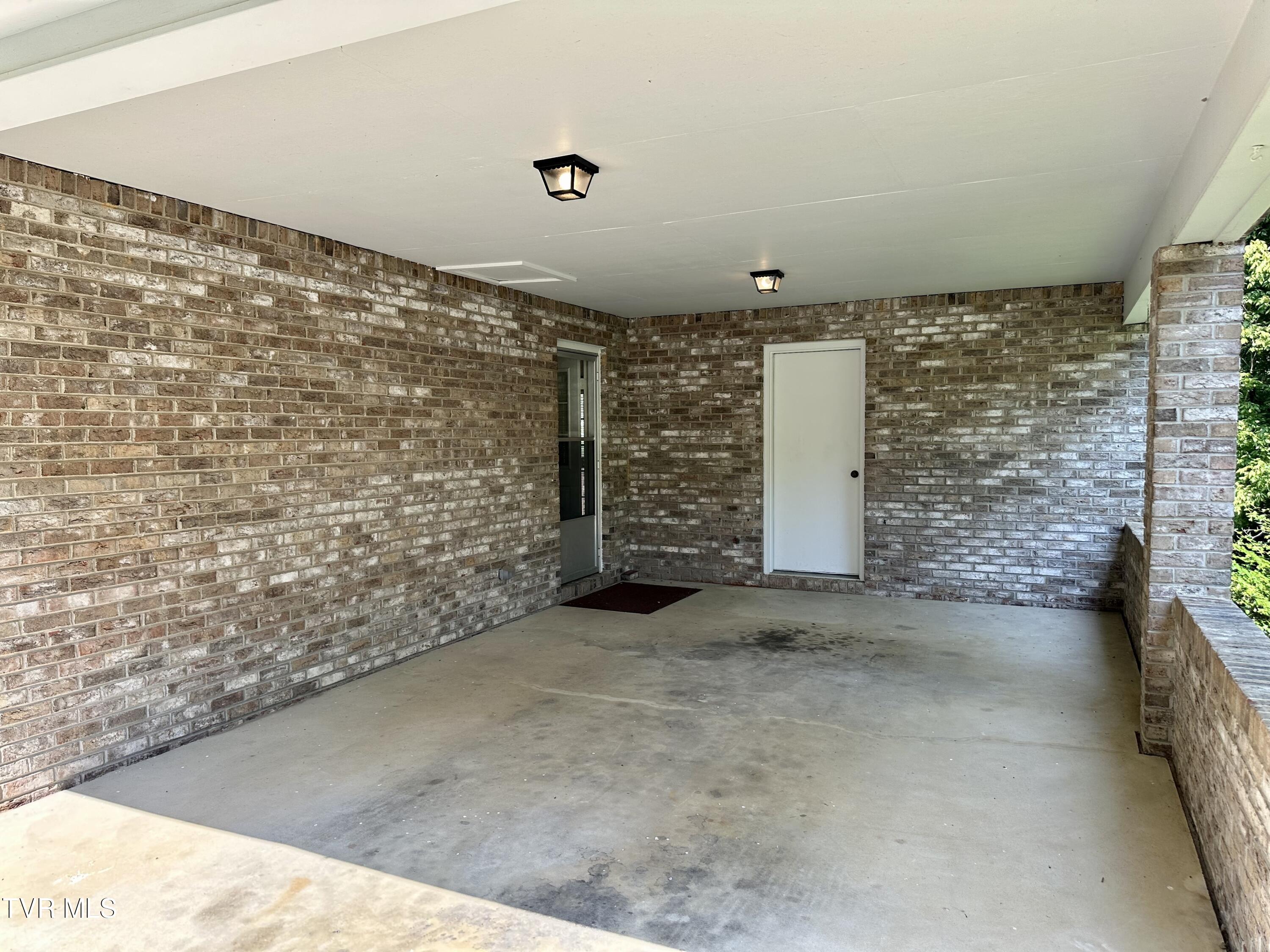 291 River Road Bluff City, TN 37618 - Photo 6 of 26 IMG_6819