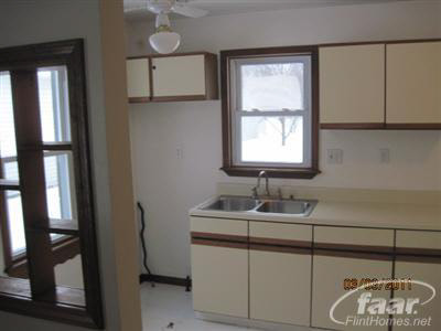 1869 Decker Road Walled Lake, MI 48390 - Photo 4 of 8 20124593-3.JPG