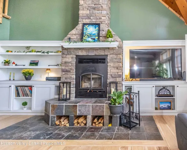 $999,000 | 45 Sunset View Drive, Saugerties, NY 12477