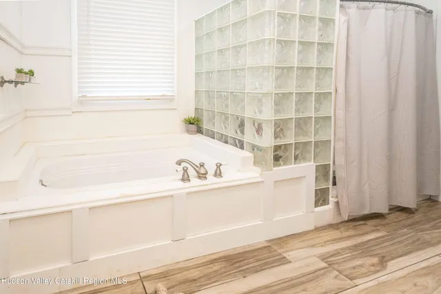 $999,000 | 45 Sunset View Drive, Saugerties, NY 12477