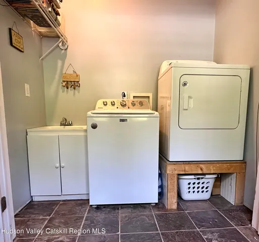 $999,000 | 45 Sunset View Drive, Saugerties, NY 12477