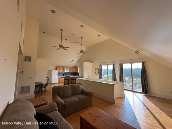 $950,000 | 45 Sunset View Drive, Saugerties, NY 12477