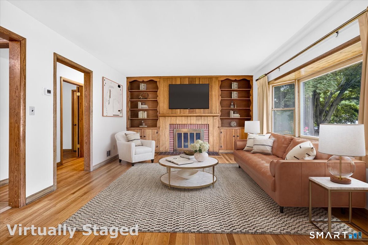 22 Robinwood Road Hamden, CT 06517 - Photo 2 of 40 Gallery Image 2