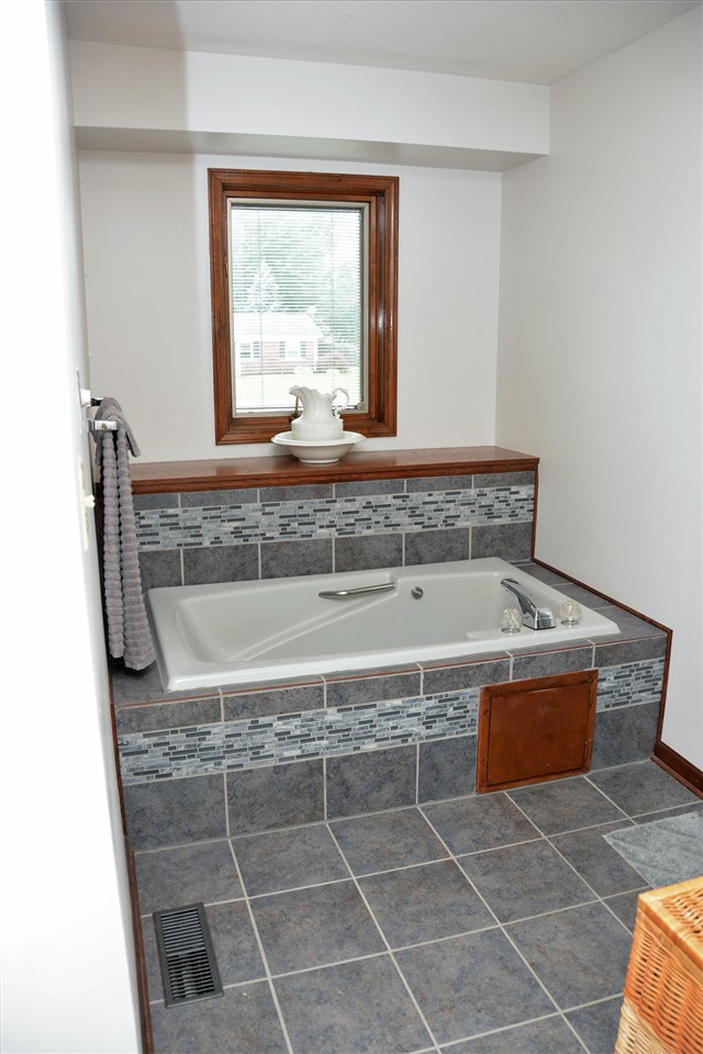 5939 North Piqua Road Decatur, IN 46733 - Photo 13 of 27