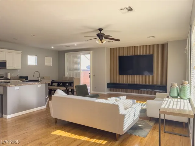 $2,250 | 3610 Pinnate Drive, Las Vegas, NV 89147